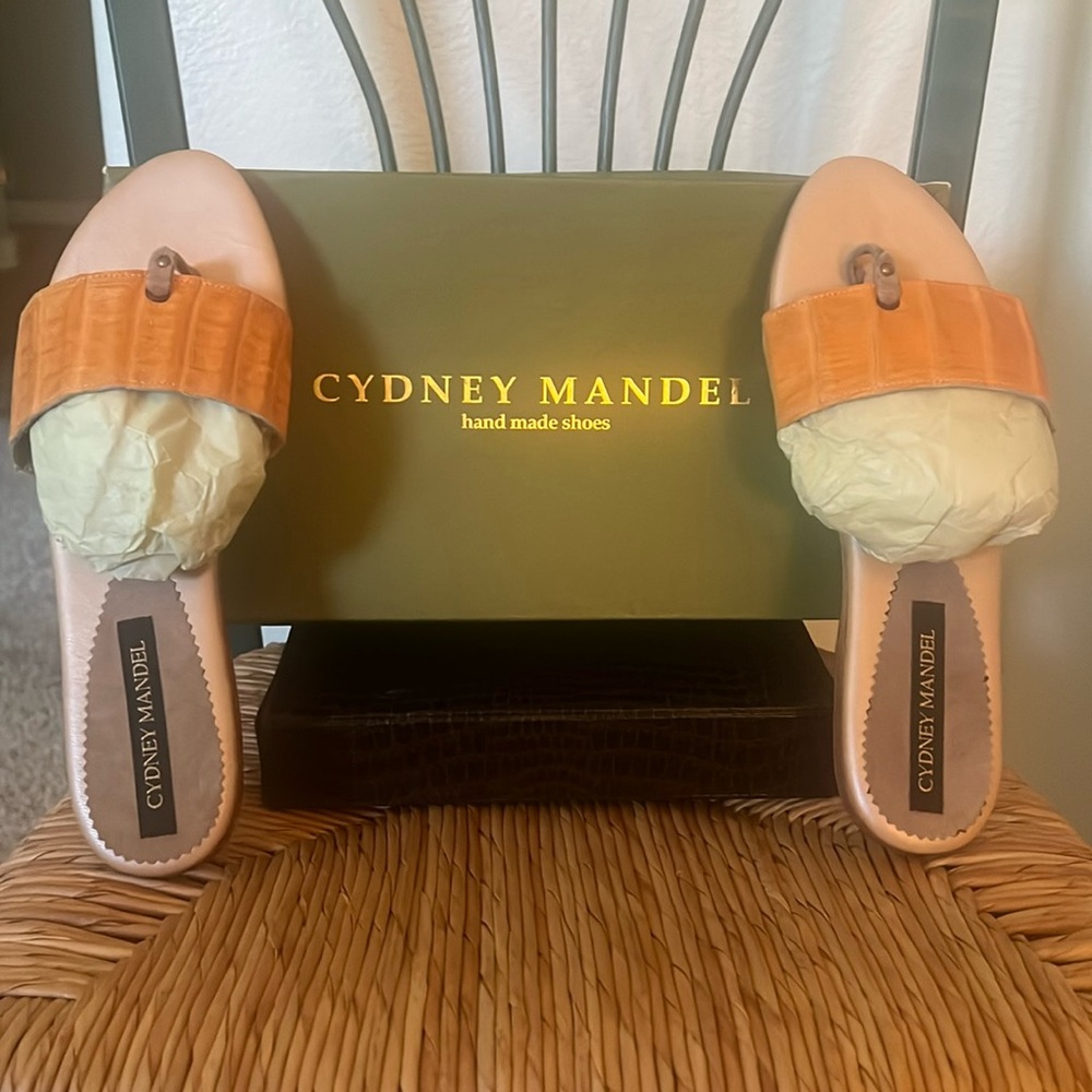 CYDNEY MANDEL SZ 8 Handmade Toscana Mango New In Box Made in Spain